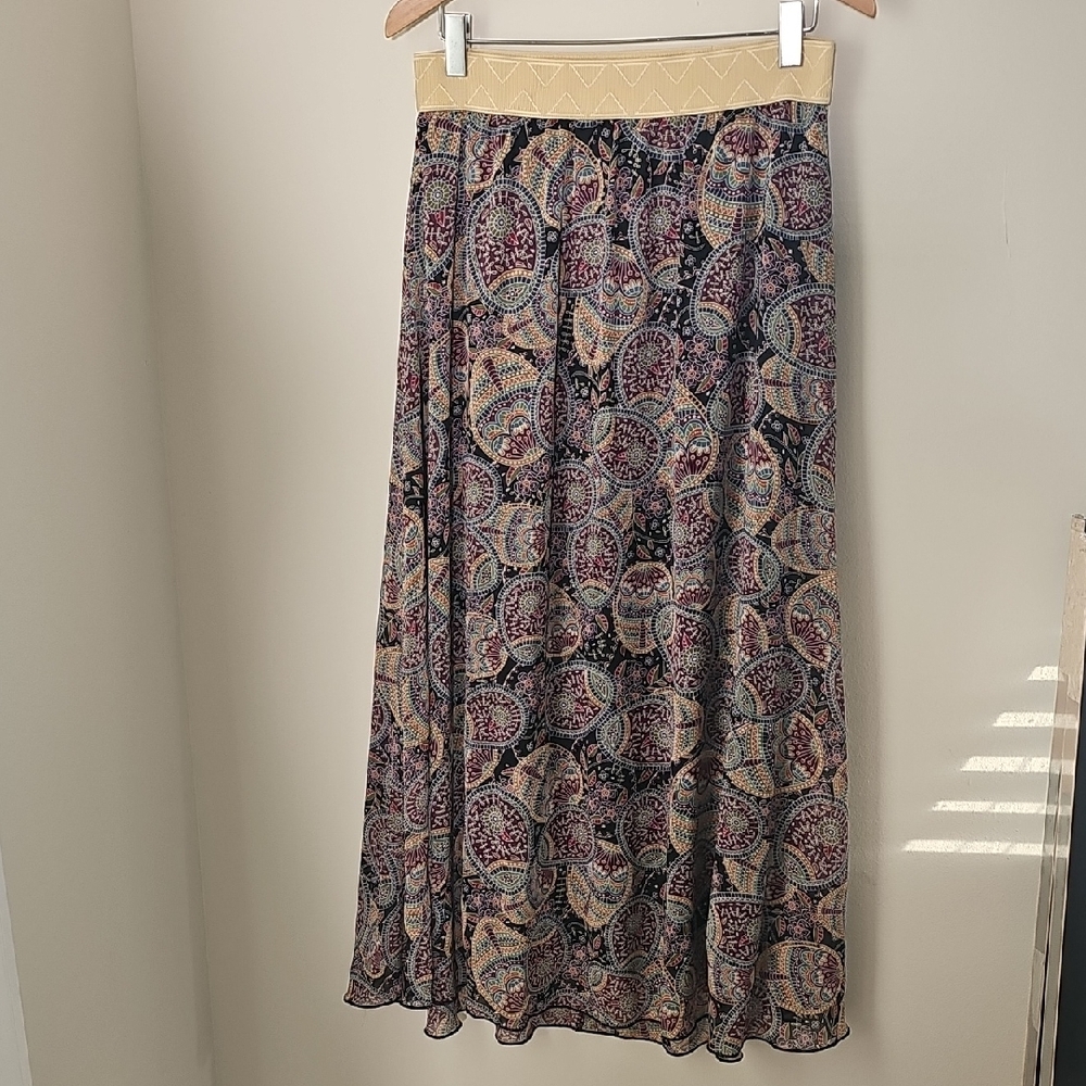 LuLaRoe Maxi Sikirt. Lined, Paisly. Fairycore, Cottagecore. Meduim